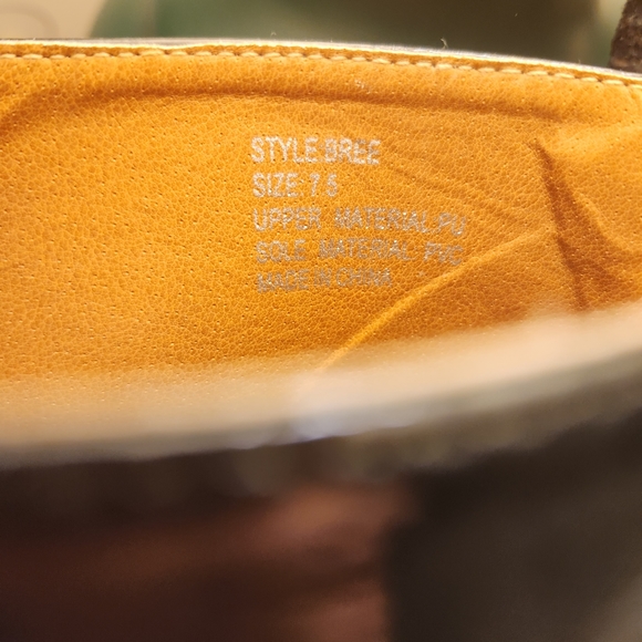 Foreign Exchange Black 7.5 Zip Heels - Picture 11 of 11